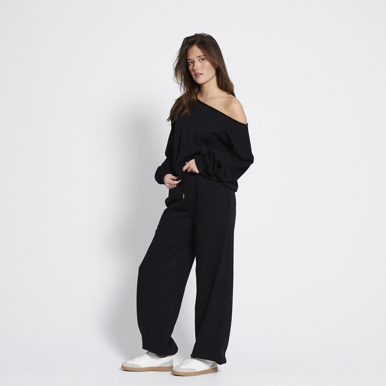 Off-shoulder sweatshirt "Esme" Black